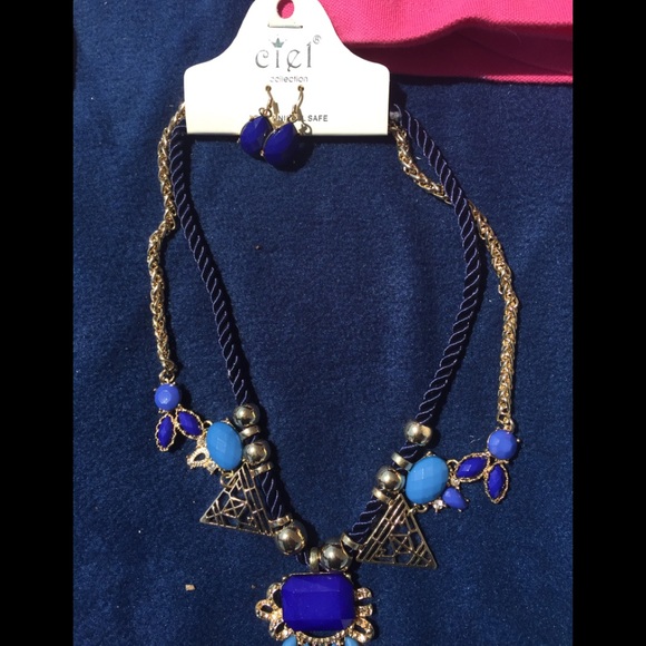 ✔️ Statement Necklace & Earrings! - Picture 2 of 2